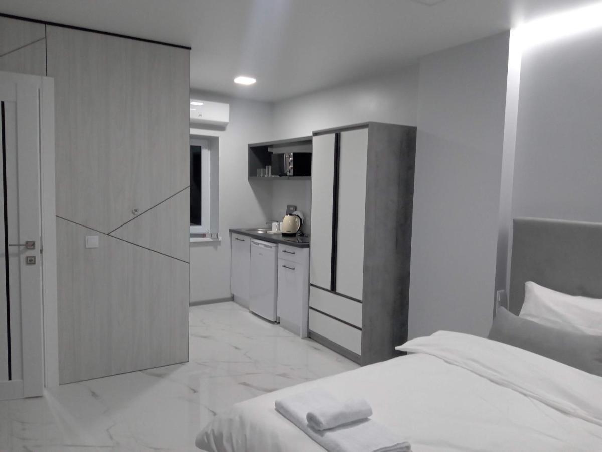 Pure Apartments Vip 4 Lviv Exterior photo